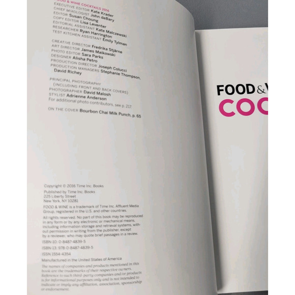 Food & Wine Cocktails 2016 Drink Recipes Mixology Guide Paperback Time Inc Books - Picture 2 of 16